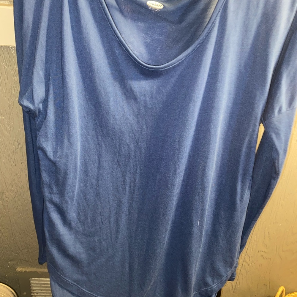 Blue old navy long sleeve basic tee size small